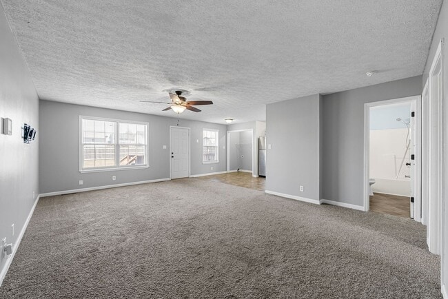Building Photo - Oak Grove Cutie for Rent!
