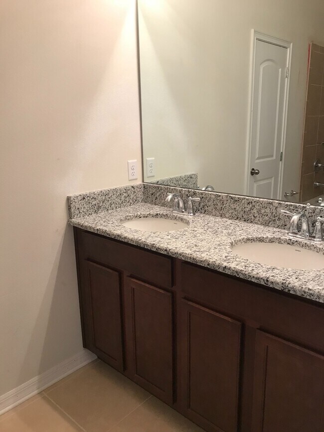 Foto del edificio - 3 Bedroom 2 Bathroom Home with large loft / bonus room at Windstone in Windermere!!
