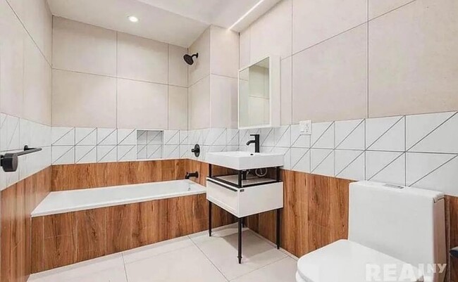 Building Photo - 2 bedroom in New York NY 10027