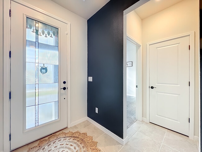 Building Photo - 1021 Savannah Palms Blvd