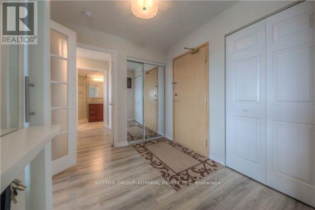 Photo du bâtiment - 7805 Bayview Ave