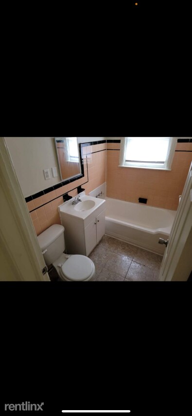 Foto del edificio - 3 br, 1 bath House - 9575 Longacre St