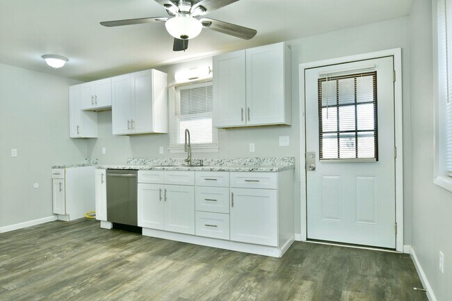 Foto del edificio - 226-228 W Park Ave