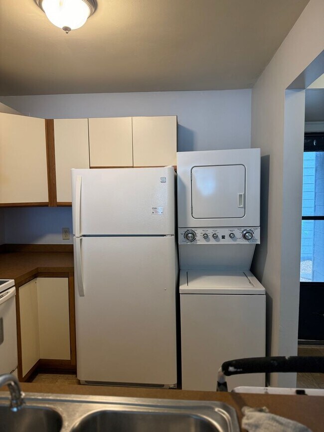 Foto del edificio - Jamestown Condos