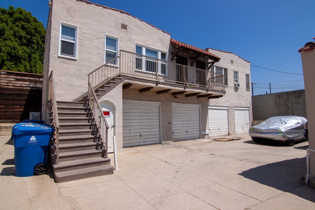 Building Photo - 2809 Rowena Ave