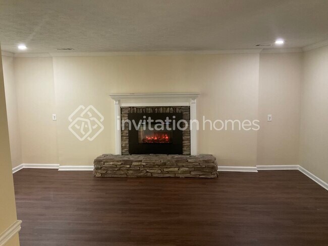Foto del edificio - 631 Bruce Way SW