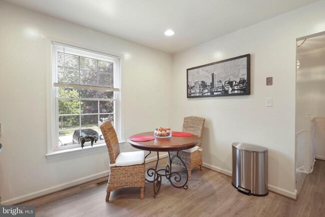 Building Photo - 11 Donagh Ct