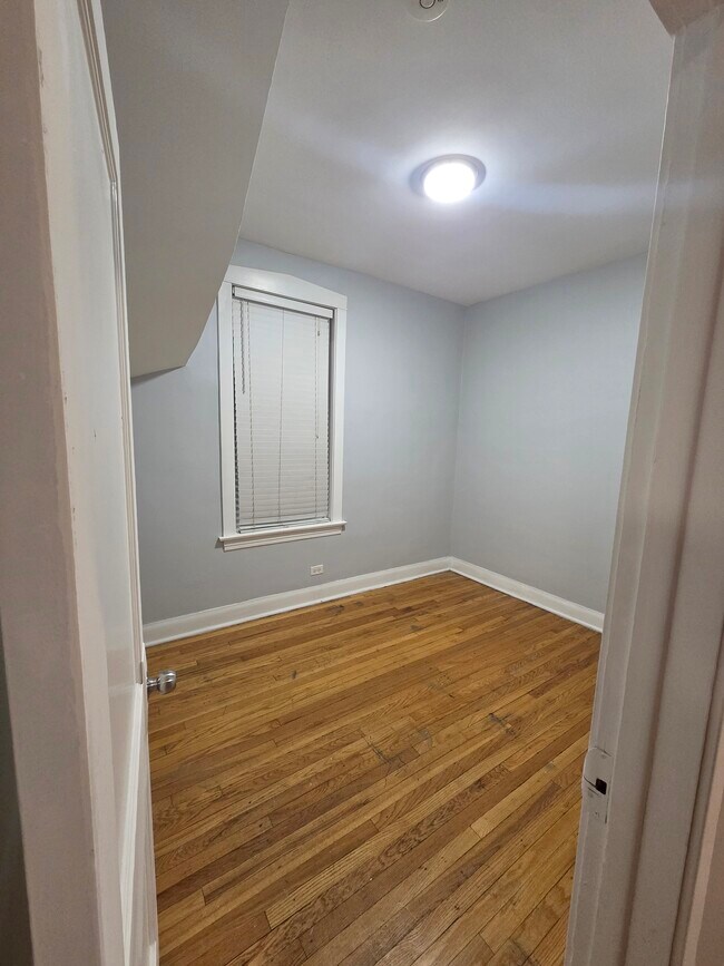 Foto del edificio - 1915 Harvey Ave