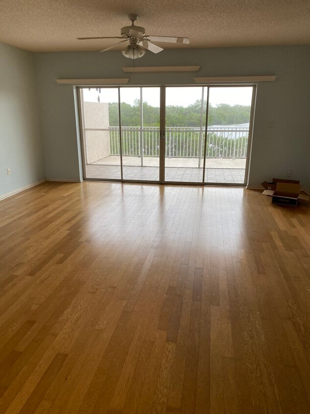 Living Room - 6551 Shoreline Dr