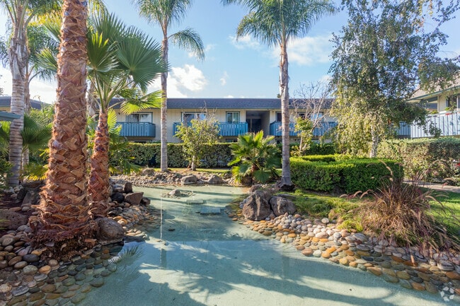 Building Photo - Boynton Brooks