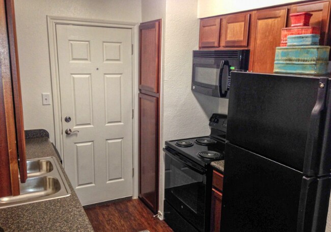 Foto del edificio - 323 W Belt Line Rd