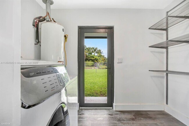Building Photo - 4 br, 2 bath House - 8931 SW 182nd Ter
