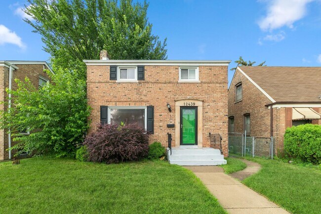Front - 12439 South Princeton Avenue