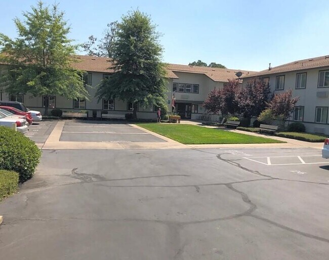 Foto del edificio - 910 Canby Rd