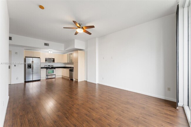 Foto del edificio - 1350 NW 8th Ct