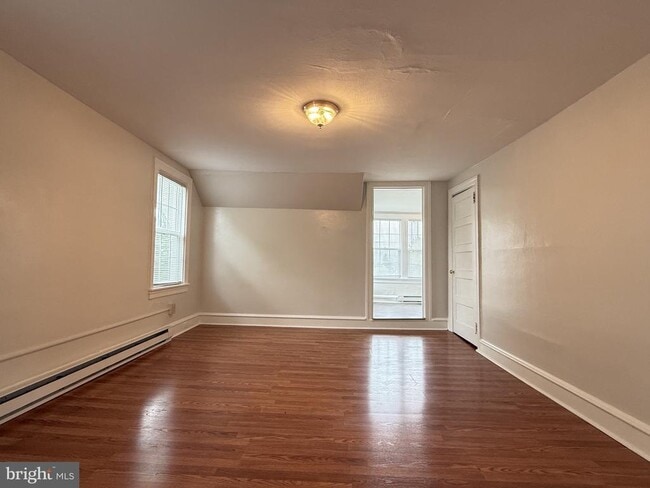Building Photo - 19 E Pothouse Rd