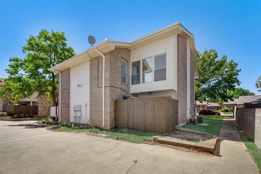 2813 Meadow Park Dr Unit D, Bedford, TX 76021 Room for Rent in
