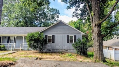 Building Photo - 838 Wilson Cir SW