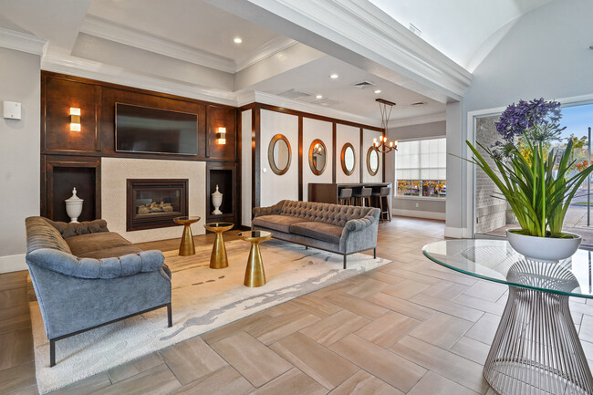 CLUBHOUSE l PRESTON HOLLOW - Preston Hollow