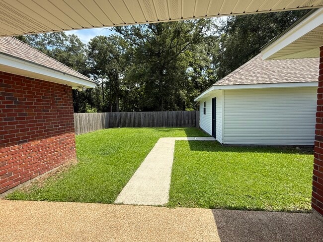 Building Photo - 41396 Jodie Ln