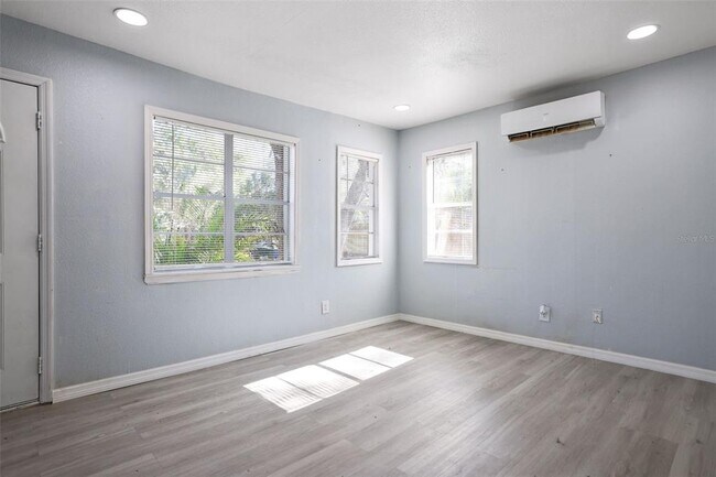 Foto del edificio - 524 6th Ave NE