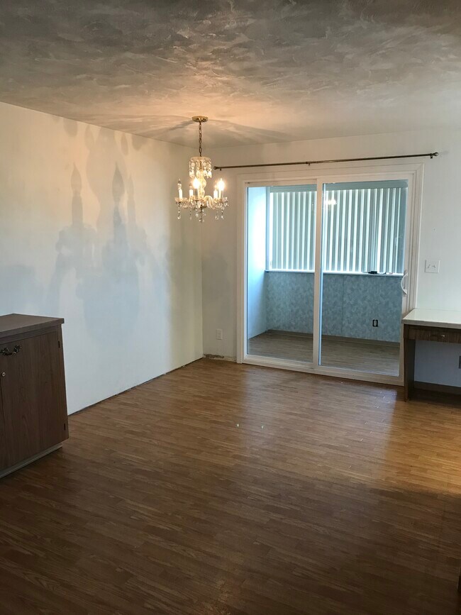 Comedor - 1172 Chambers St