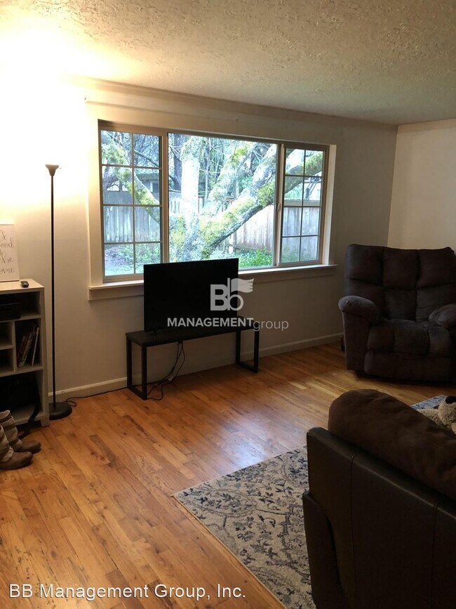 Foto del edificio - 3 br, 1 bath House - 18021 Tualata Ave