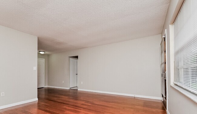 Building Photo - 1659 Fruitwood Dr