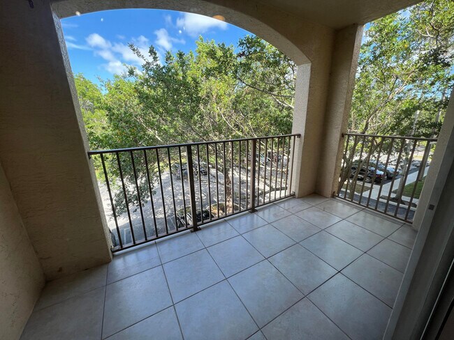 Building Photo - 4041 San Marino Blvd