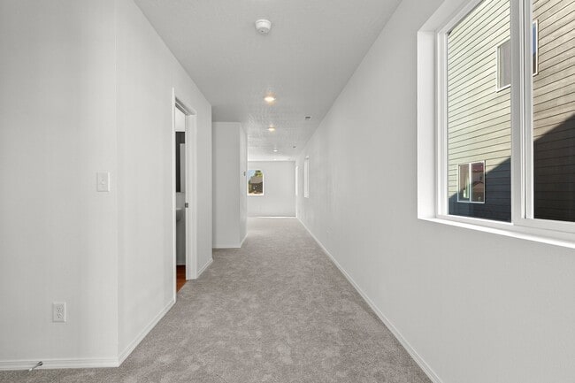 Building Photo - Beautiful Home in Post Falls!