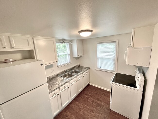 Foto del edificio - 1806 Harold Pl