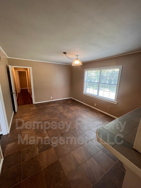 Building Photo - 2224 Redtop Ave