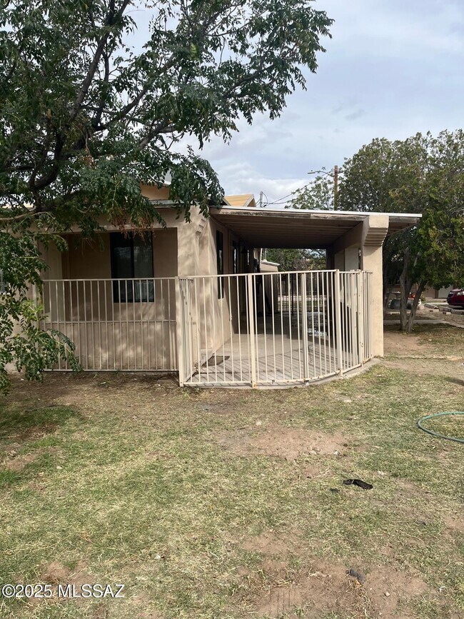 Foto del edificio - 345 E Teton Rd