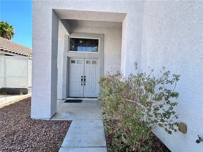 Foto del edificio - 4394 Golden Ring Ln