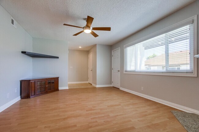 Building Photo - 9837 Caspi Gardens Dr