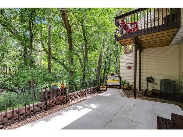 Building Photo - 6115 Creek View Trl