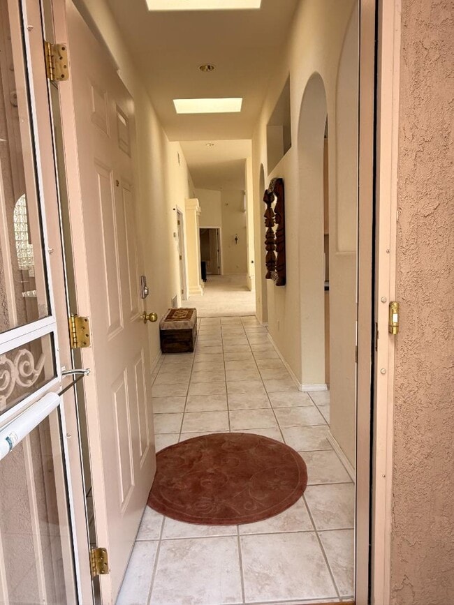 Building Photo - 711 Tramway Pl NE