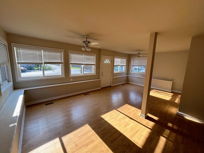 Living Room and Entry - 9117 Dayton Ave