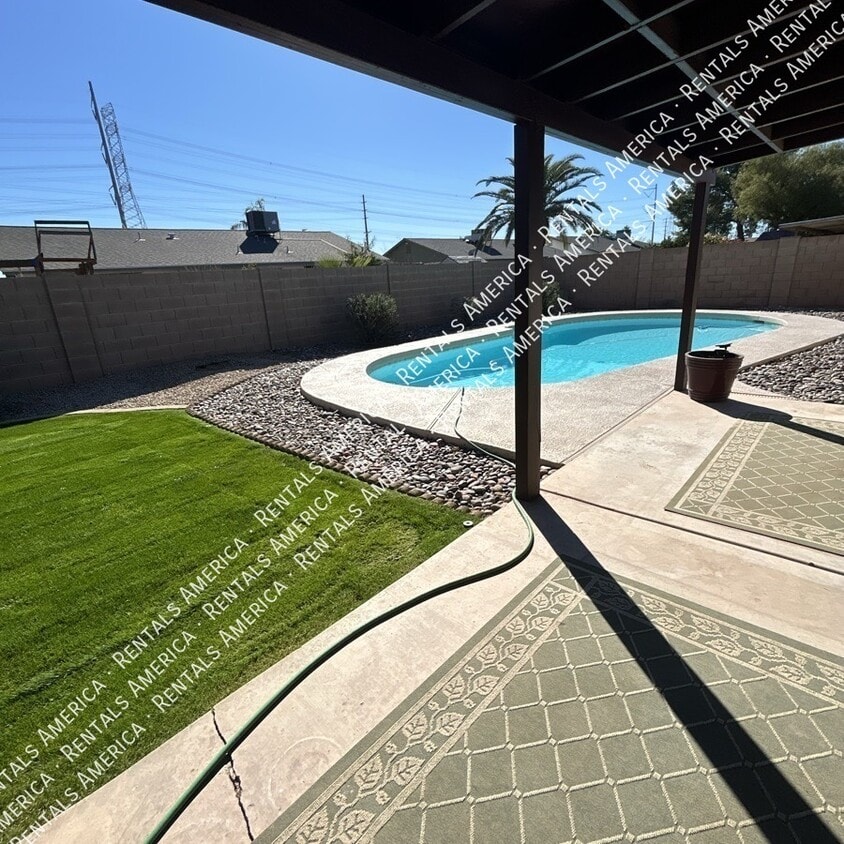 Foto del edificio - 1019 W Posada Ave