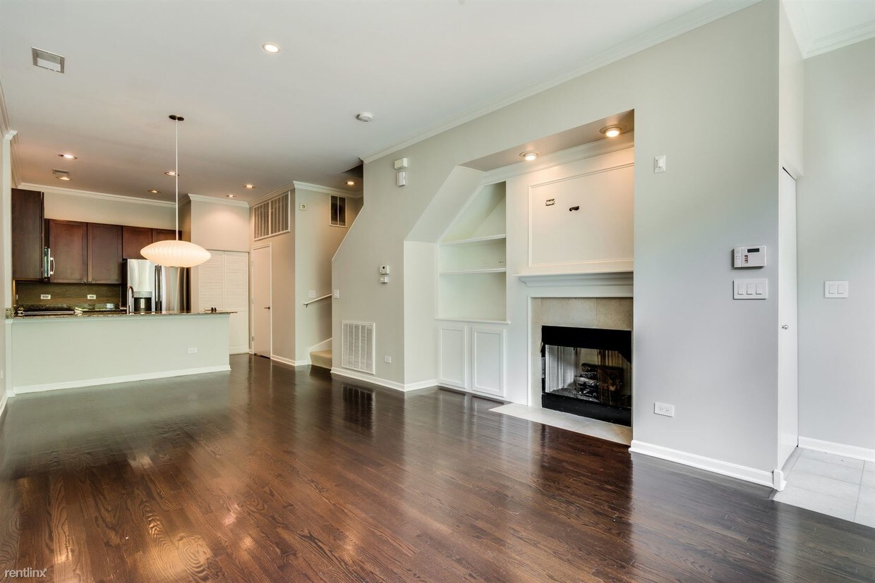 Primary Photo - 944 N Crosby St