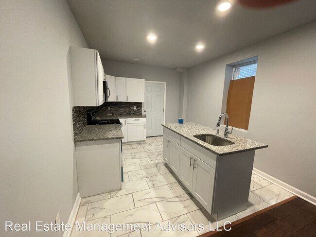 Building Photo - 4 br, 2.5 bath House - 5549 Media Street