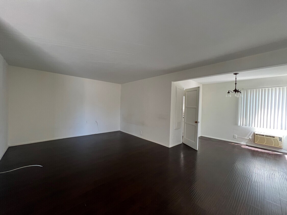 Primary Photo - 1652 Huntington Dr