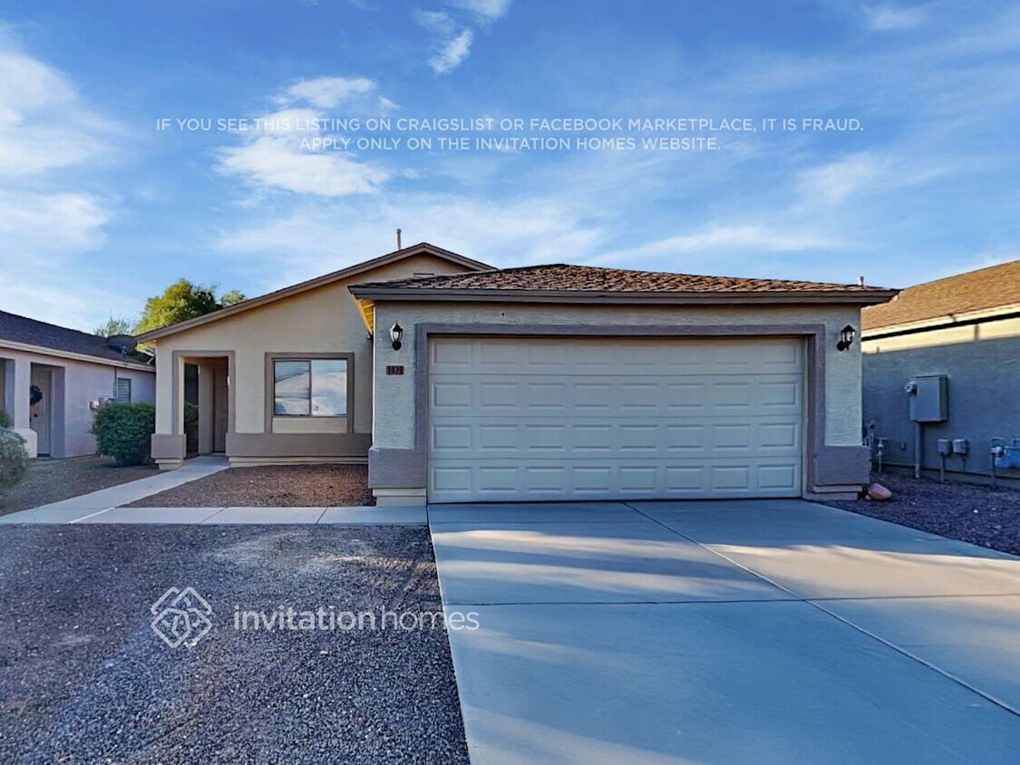 Foto principal - 1039 E Desert Moon Trail