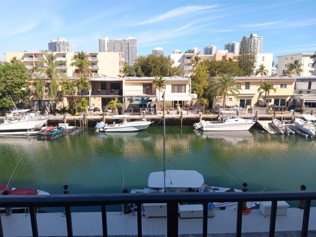 Foto del edificio - 3545 NE 166th St