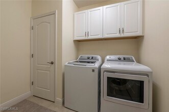 Building Photo - 6954 Avalon Cir