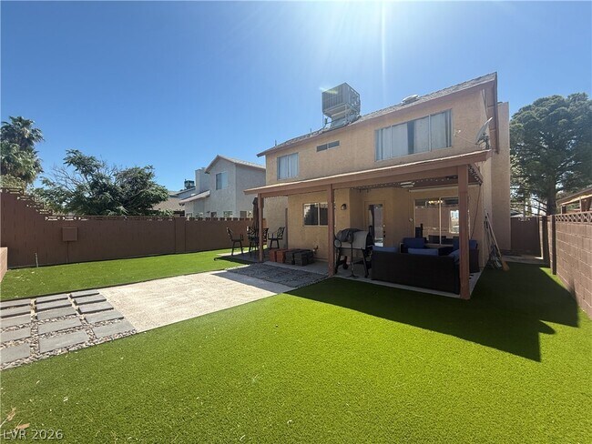 Foto del edificio - 817 Schooner Dr