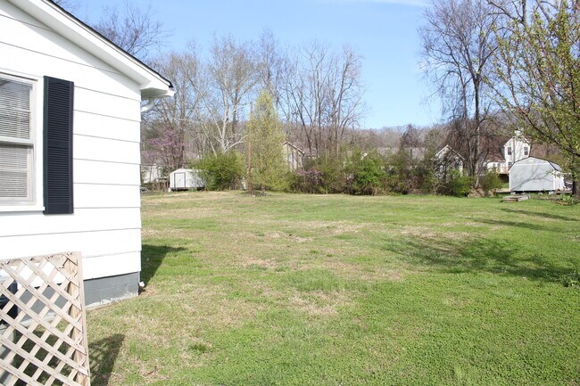 Building Photo - 1734 Morris Hill Rd