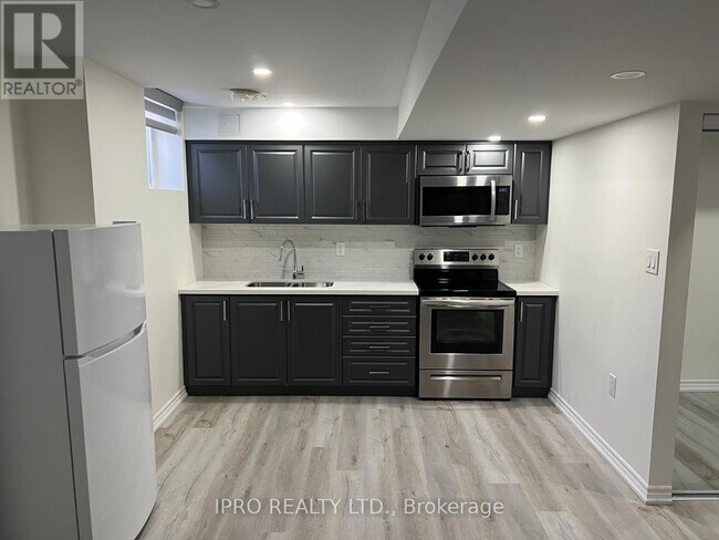 Building Photo - 60 BANDERA Dr