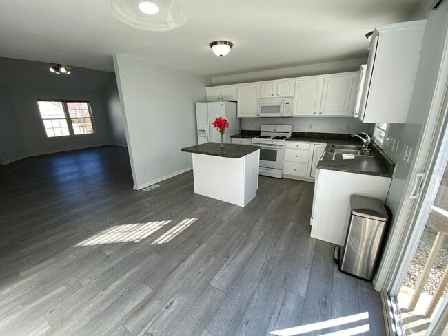 Building Photo - 144 - 3909 Inverness