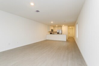 Building Photo - 10813 Bird Of Paradise Ln